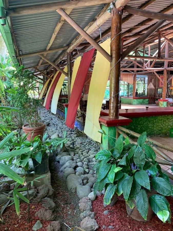 بونتاريناس Hotel Roca Verde Beachfront المظهر الخارجي الصورة